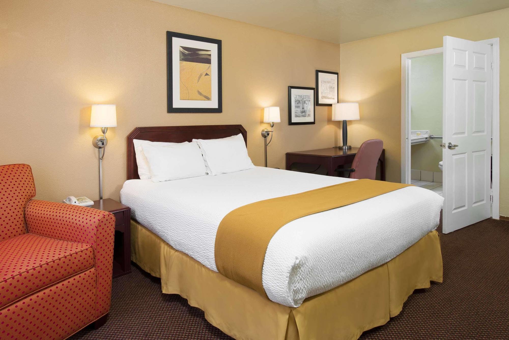 Days Inn By Wyndham Pinole Berkeley Екстериор снимка