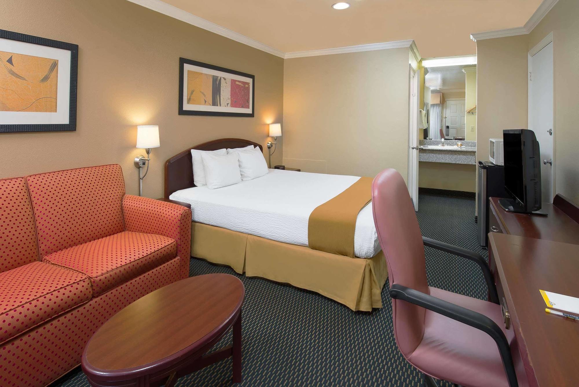 Days Inn By Wyndham Pinole Berkeley Екстериор снимка